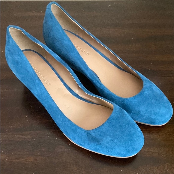 Aerosoles- Almond Toe Wedge Suede Pumps - Picture 3 of 9